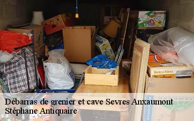 Débarras de grenier et cave  86800